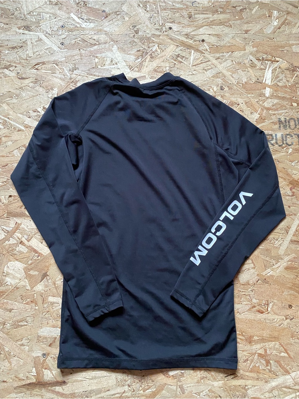Volcom Black Long-Sleeve Logo Rash Guard - Picture 2 of 9